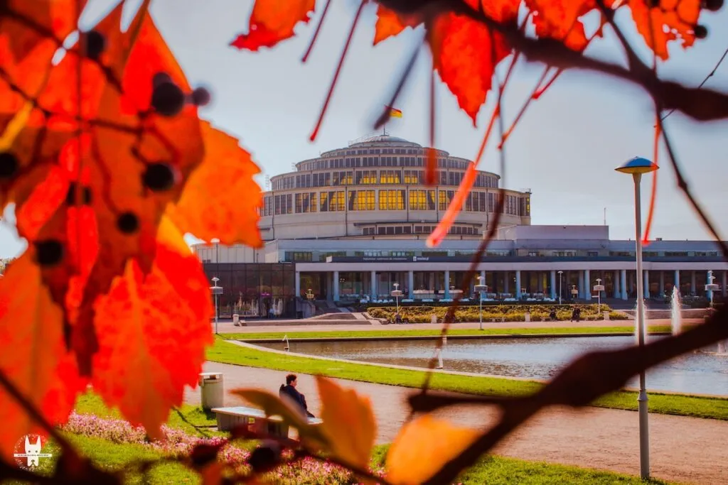 Tour of Centennial Hall in Wroclaw during autumn