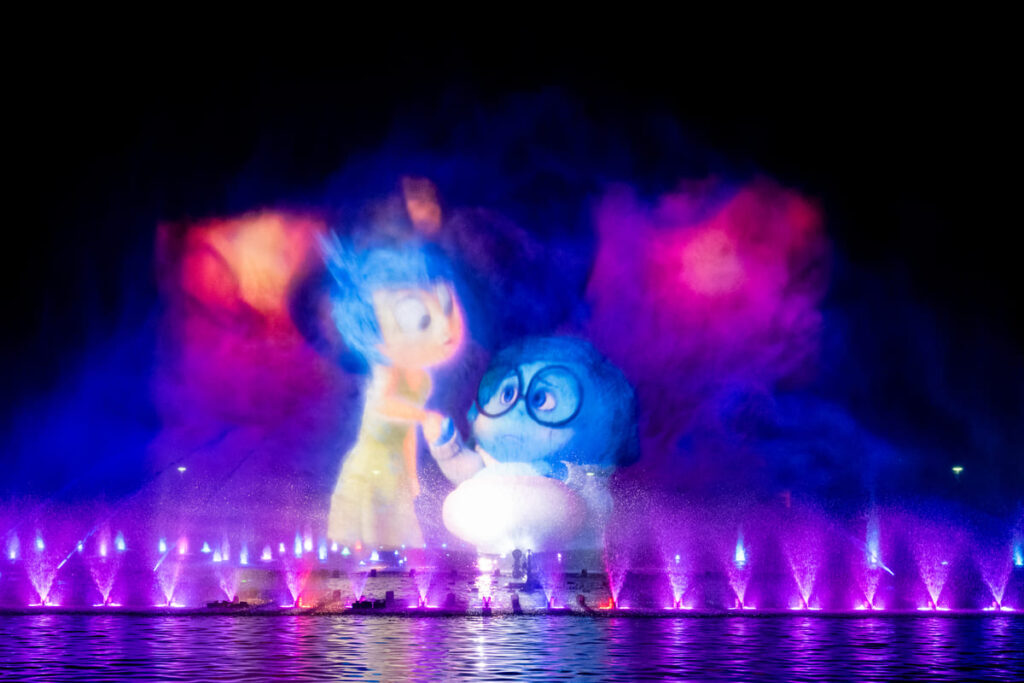 Wrocław multimedia fountain screening a cartoon movie on water screen