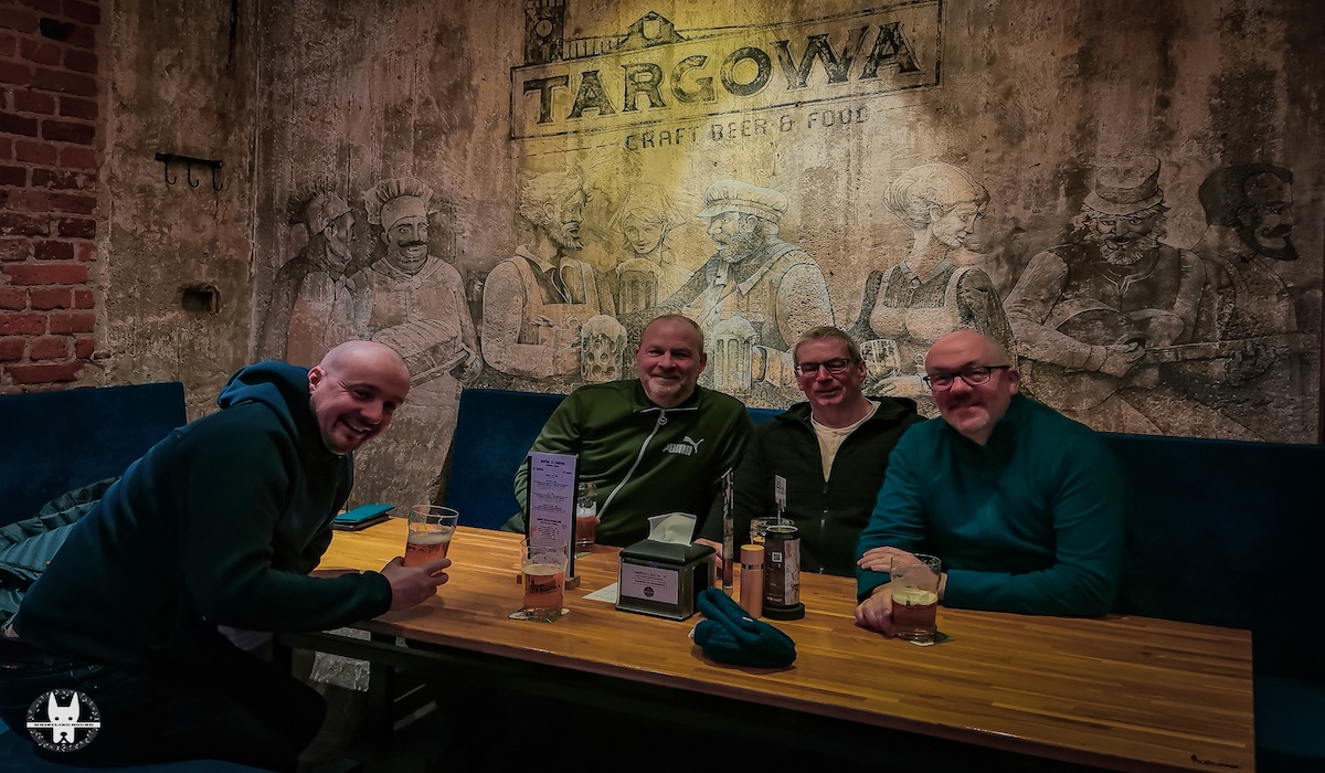 Tourists in Wroclaw tasting craft beer in Targowa during Wrocław food tasting tour