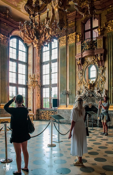 With tourists on a Ksiaz Castle day tour from Wrocław