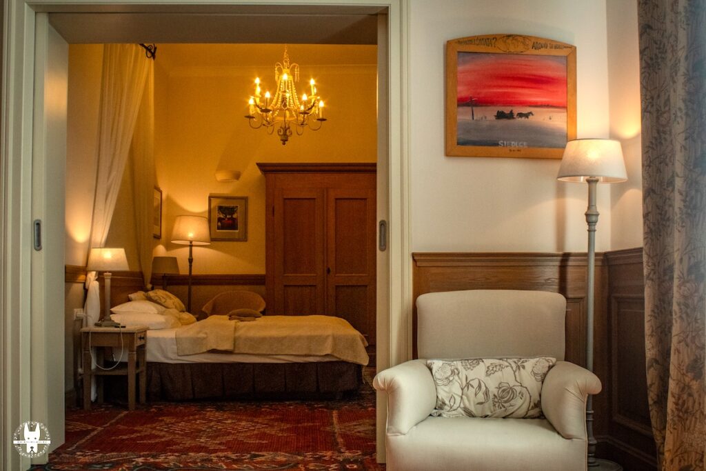 The living room with bedroom view in the Apartment of Art Hotel Wrocław