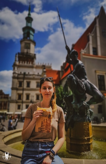 Whistling Hound during a guided tour in Poznan in Poland